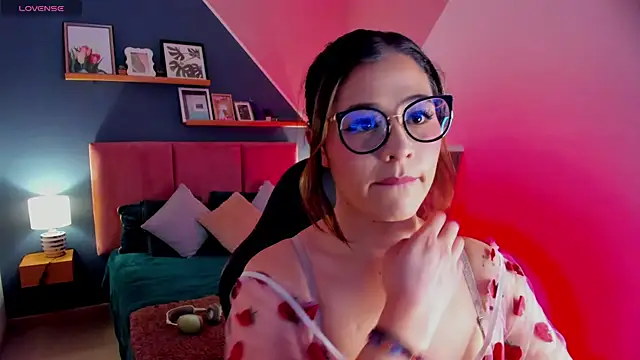 Dakhota Rouge online show from April 4, 2026, 1:30 pm