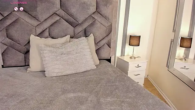 TahliaMoreau online show from March 24, 2026, 3:33 am