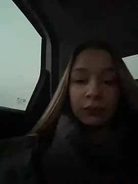 SashaCatt online show from December 4, 2025, 7:06 am