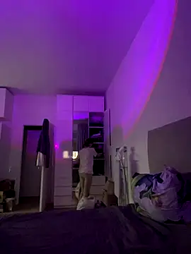 oceaneyes lilu online show from December 15, 2025, 6:12 pm