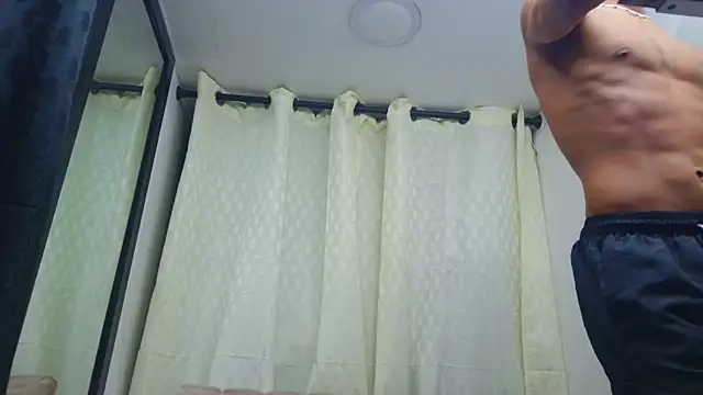 couple hot 00 online show from April 29, 2026, 10:38 pm