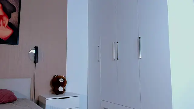 AyaLune online show from November 9, 2025, 7:50 am