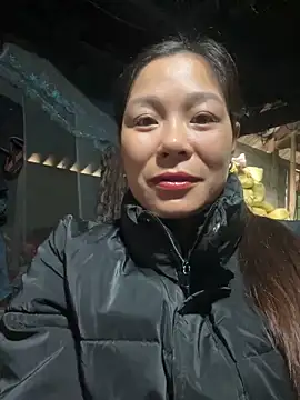 Lyla john online show from December 14, 2025, 2:06 am