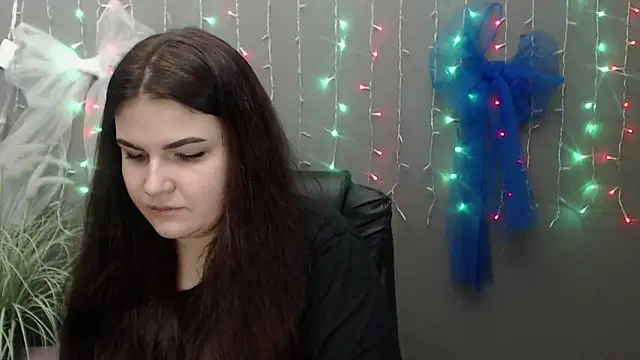 KateNils online show from November 18, 2025, 7:07 pm