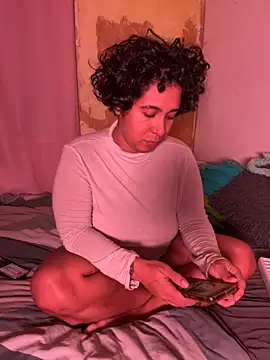 CaneliitaBlaze online show from November 18, 2025, 3:27 pm