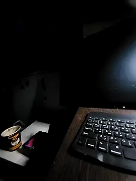 Saddamzaid1985 online show from April 14, 2026, 9:32 pm