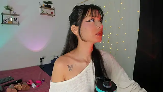 Snapshot of Tamara_Aluna_ chatting on July 30, 2026, 6:18 pm Tamara Aluna online show from July 30, 2026, 6:18 pm
