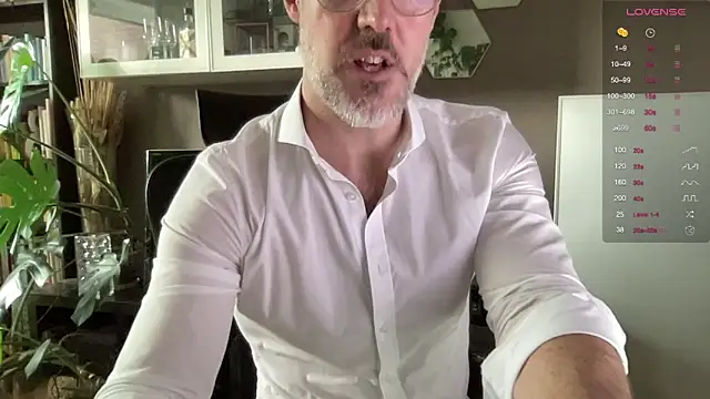 the new fit rubinho online show from November 13, 2025, 9:19 am