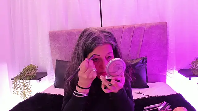 Victoriaa Anderson online show from April 18, 2026, 1:59 pm