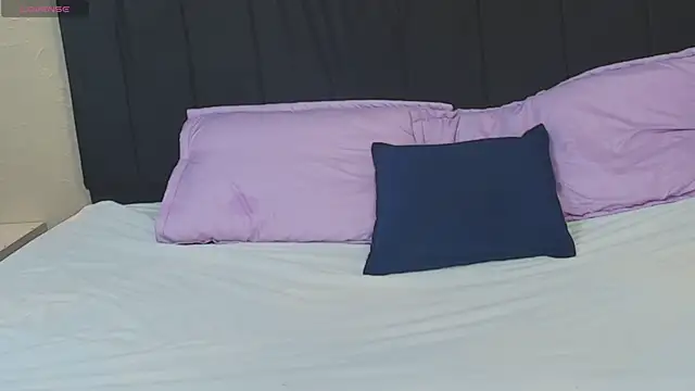 Angely fox online show from November 13, 2025, 7:13 pm