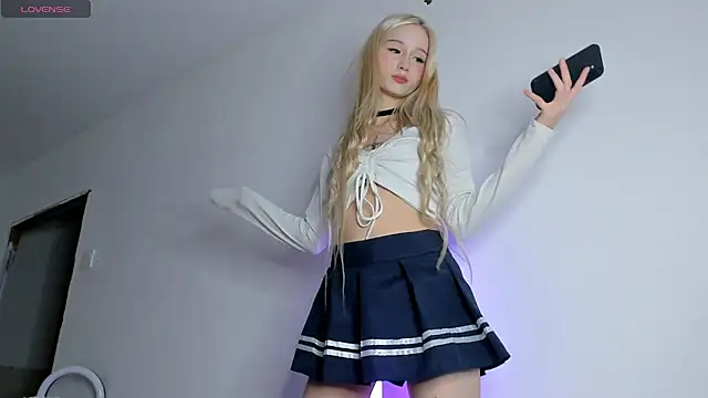 Snapshot of angelellise chatting on November 10, 2025, 7:24 pm angelellise online show from November 10, 2025, 7:24 pm