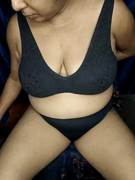 hotjuhi8 online show from November 16, 2025, 7:19 pm