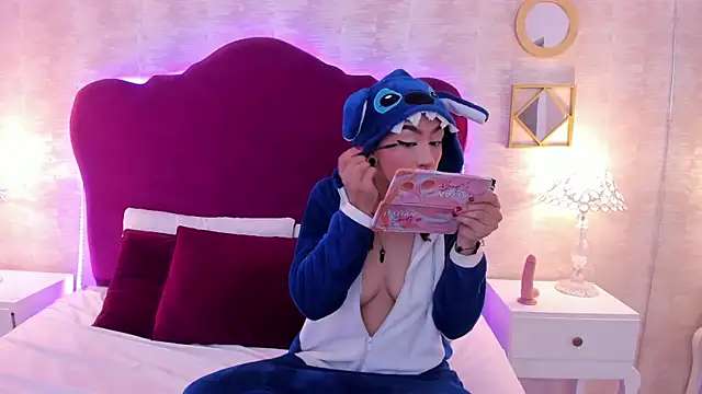 EllaEvanz online show from December 21, 2025, 2:24 pm