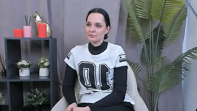 HollisBrumit online show from November 11, 2025, 5:35 pm