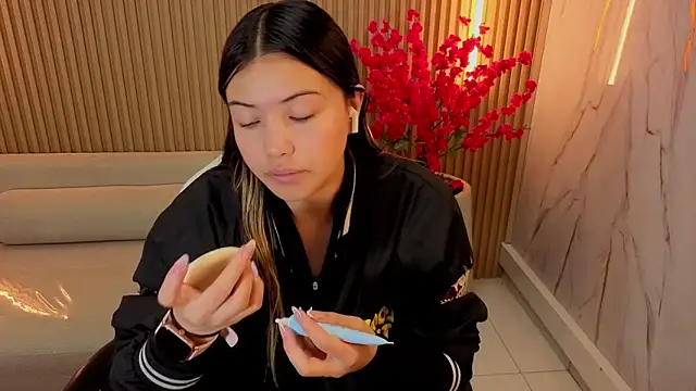 Snapshot of venus_velvet_tp chatting on April 9, 2026, 1:49 pm venus velvet tp online show from April 9, 2026, 1:49 pm