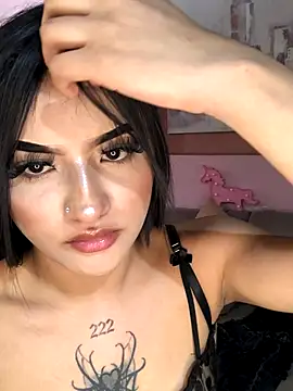 CleoNoir Pink online show from November 11, 2025, 5:24 pm