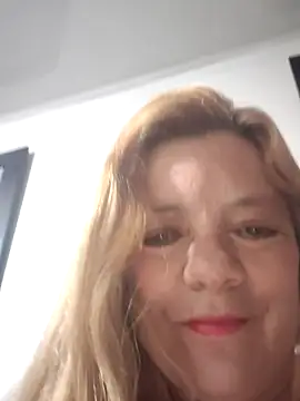 karlaanqui1 online show from April 23, 2026, 9:52 am