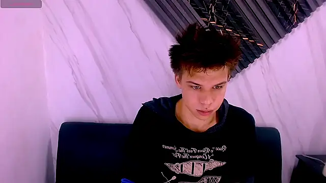 Liam York  online show from April 12, 2026, 3:44 am