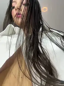 EmmiiGlow online show from March 23, 2026, 10:47 pm