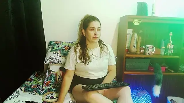 dayan hanks online show from April 12, 2026, 11:10 pm