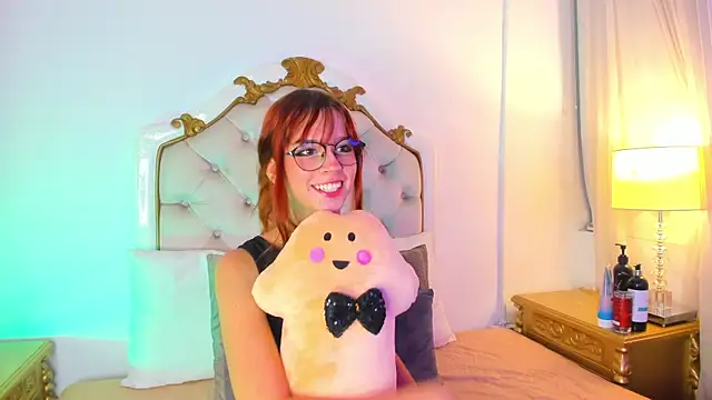 scarlett smith 3 online show from June 6, 2026, 2:05 am