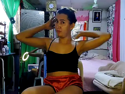 Snapshot of ur_hot_jenelle chatting on July 26, 2026, 7:15 am ur hot jenelle online show from July 26, 2026, 7:15 am