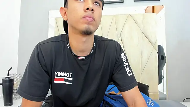 Snapshot of Ashton__Montana chatting on November 21, 2025, 8:29 pm Ashton Montana online show from November 21, 2025, 8:29 pm