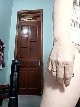 Em-mupmup online show from January 14, 2026, 6:41 am