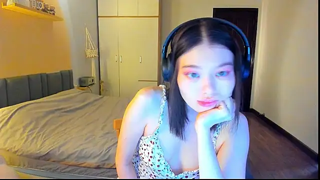 Snapshot of HopeLovely chatting on January 19, 2026, 12:58 am HopeLovely online show from January 19, 2026, 12:58 am