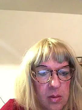 Snapshot of simone_xdressing chatting on February 14, 2026, 1:13 am simone xdressing online show from February 14, 2026, 1:13 am