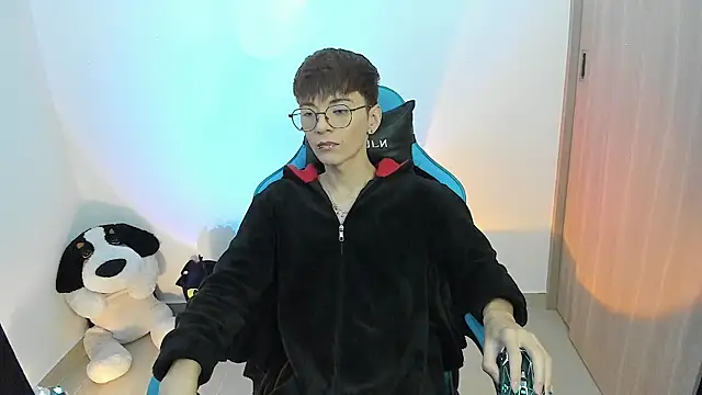 Snapshot of RYO_BLEU_ chatting on November 18, 2025, 11:58 am RYO BLEU online show from November 18, 2025, 11:58 am