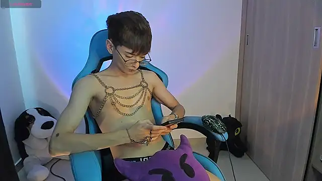 Snapshot of RYO_BLEU_ chatting on December 15, 2025, 3:16 pm RYO BLEU online show from December 15, 2025, 3:16 pm