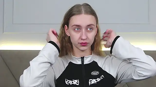 RachaelCute online show from December 18, 2025, 4:29 am