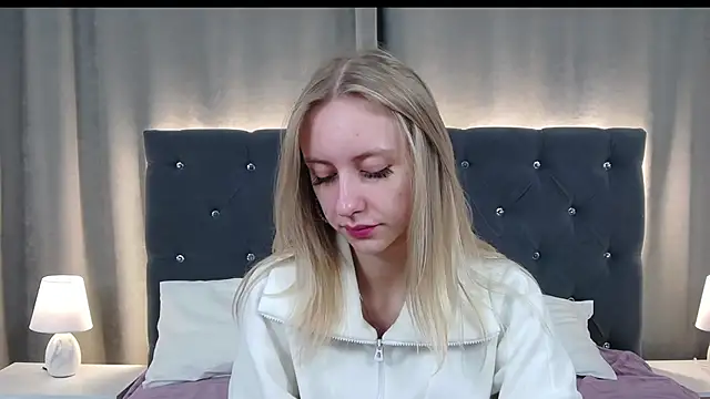 Snapshot of RachaelCute chatting on April 24, 2026, 4:15 am RachaelCute online show from April 24, 2026, 4:15 am