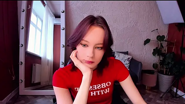 Annie Way online show from November 19, 2025, 11:21 am