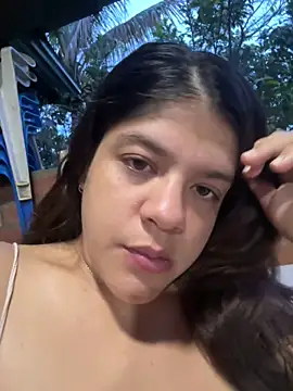 diamore3377 online show from April 5, 2026, 11:13 pm