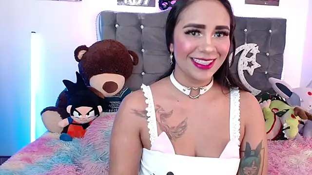 lunabritton1 online show from March 31, 2026, 1:51 am