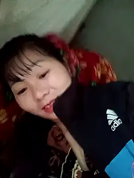 Snapshot of vangkt-cute chatting on January 18, 2026, 1:20 am vangkt-cute online show from January 18, 2026, 1:20 am