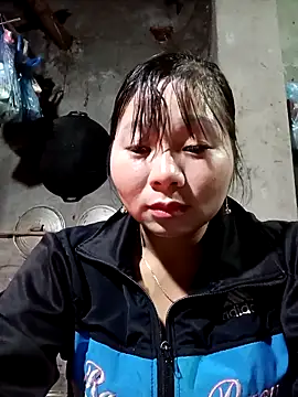 Snapshot of vangkt-cute chatting on February 22, 2026, 10:58 am vangkt-cute online show from February 22, 2026, 10:58 am