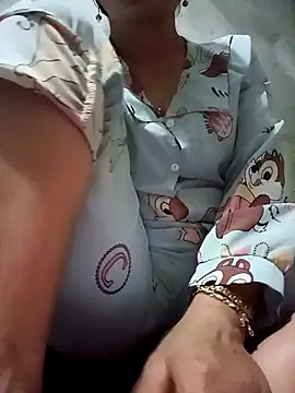 Snapshot of vangkt-cute chatting on April 1, 2026, 11:55 am vangkt-cute online show from April 1, 2026, 11:55 am