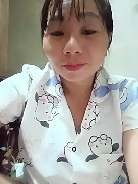 vangkt-cute online show from July 23, 2026, 1:09 pm