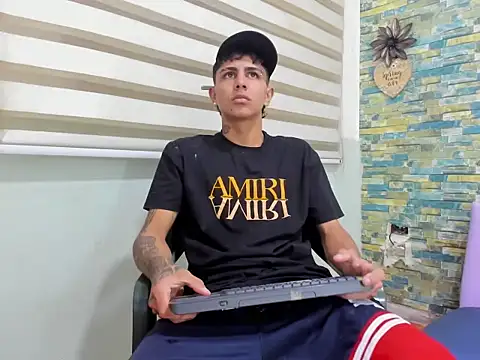 naughty boy Maicoll online show from November 14, 2025, 11:31 am