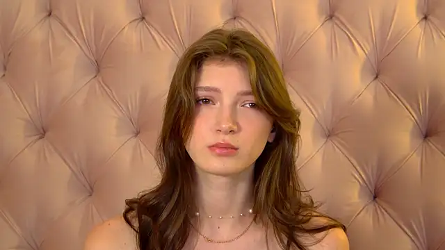 Snapshot of SophiaProve chatting on August 3, 2026, 4:33 pm SophiaProve online show from August 3, 2026, 4:33 pm