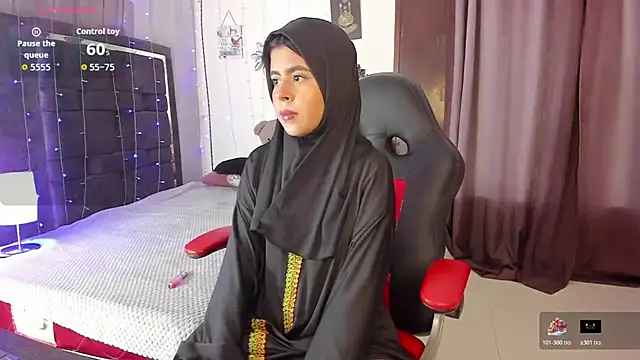 NaylaAbadi online show from November 19, 2025, 12:27 pm