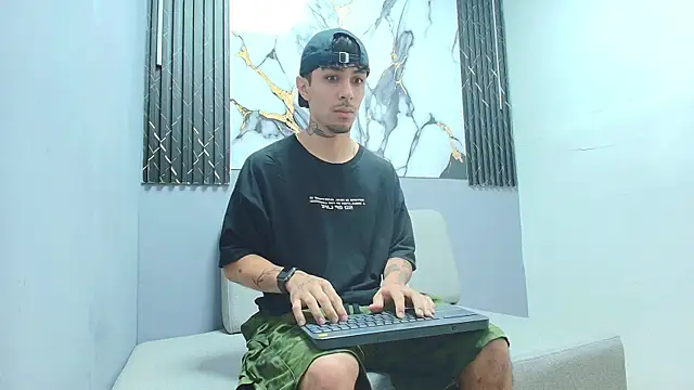 Aethon noir online show from November 17, 2025, 12:44 pm