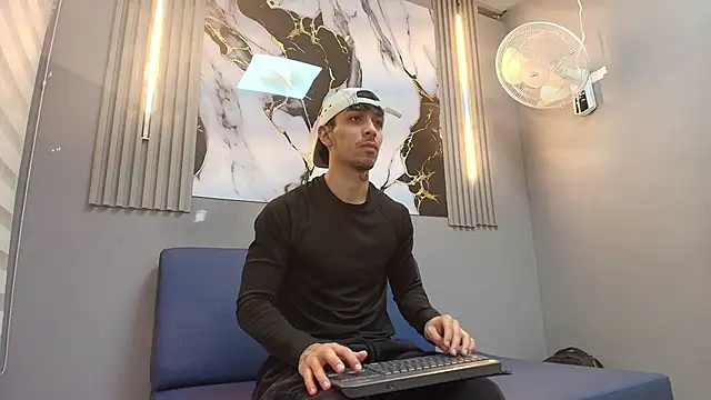 Aethon noir online show from November 18, 2025, 7:18 pm