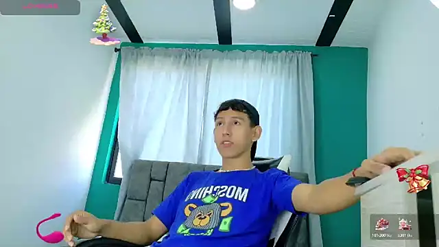 FelipeGonzalezz online show from November 25, 2025, 12:49 pm