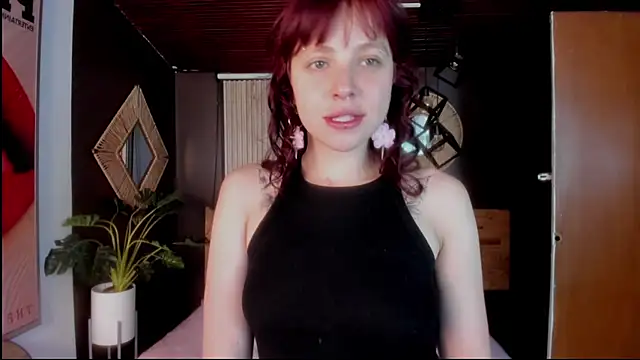 Snapshot of Velvet_Dreamss chatting on February 21, 2026, 11:33 am Velvet Dreamss online show from February 21, 2026, 11:33 am