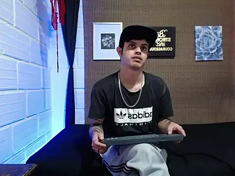 Snapshot of wild_duo777 chatting on November 27, 2025, 7:05 pm wild duo777 online show from November 27, 2025, 7:05 pm