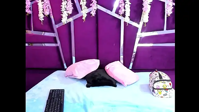 Snapshot of Nina_Velvet chatting on November 22, 2025, 1:59 am Nina Velvet online show from November 22, 2025, 1:59 am